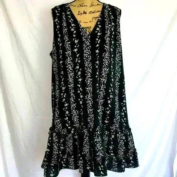 BCBG Paris Black and White Mini Dress - Picture 2 of 10